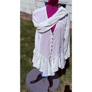 cream White boho Free people gauze peasant ruffle hem blouse stunning  ARGE